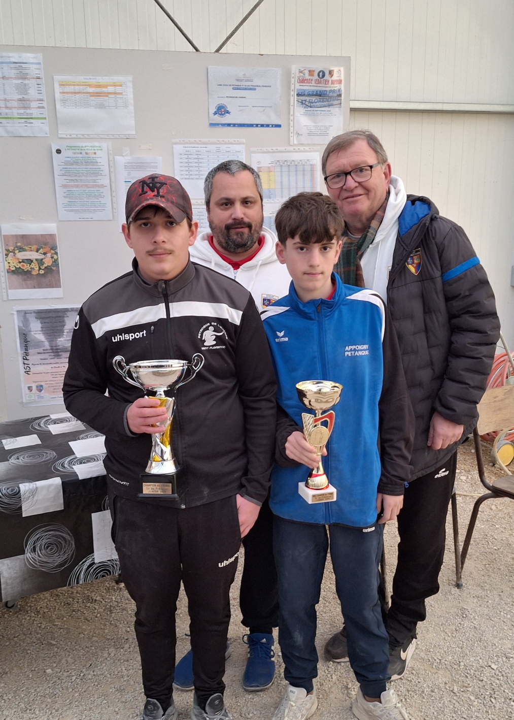 Rafraîchisseur De Bouteille STC Modèle Pétanque Club - Extérieur Nylon, Intérieur Gel - Objet Décoratif Et Pratique Pour Les Amateurs De Pétanque